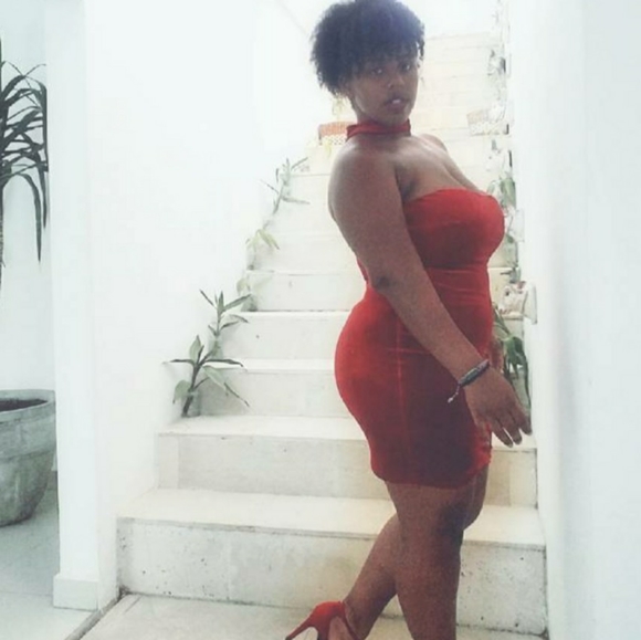 Sexy Fashionnova Red velvet dress - Picture 2 of 4